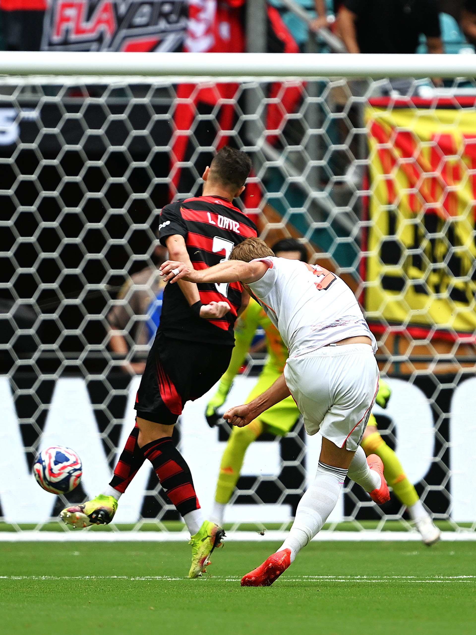 开云体育官方网站-拜仁慕尼黑客场大胜，领跑积分榜雄心更足