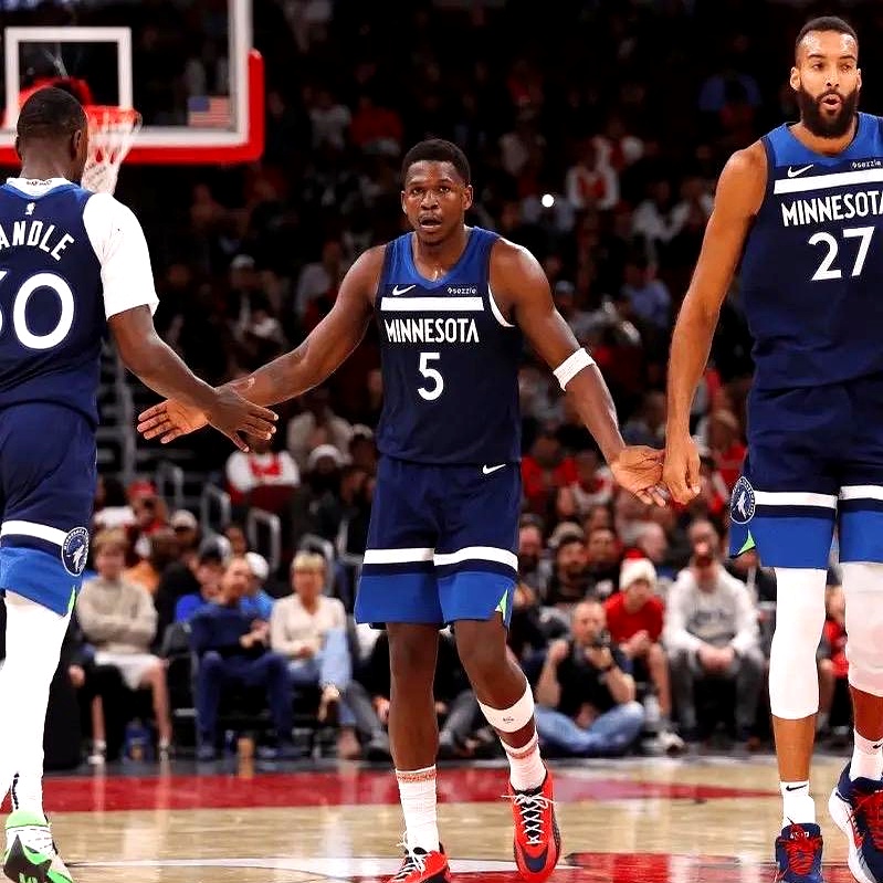 美国篮球季后赛激战,各队士气高涨 美国篮球季后赛激战,各队士气高涨