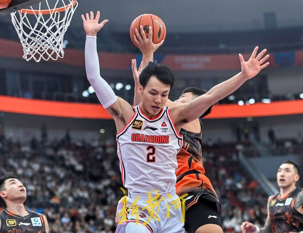 球队在近期比赛中实力大增获得胜利