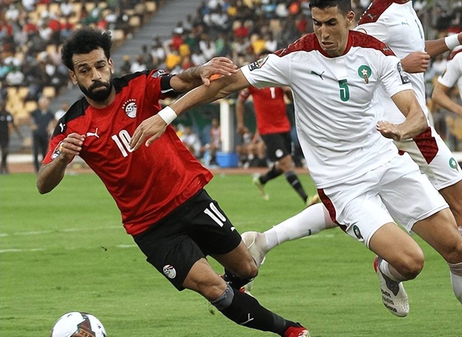 球队在比赛中的进攻防守战术备受关注