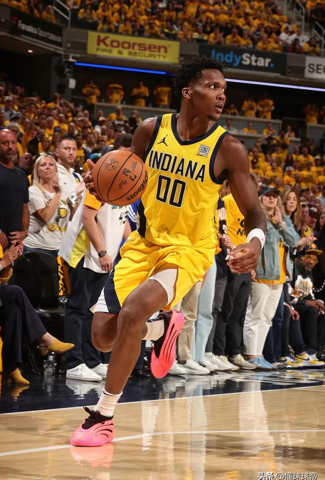 步行者年轻球员崭露头角,成为关键球员 步行者年轻球员崭露头角,成为关键球员