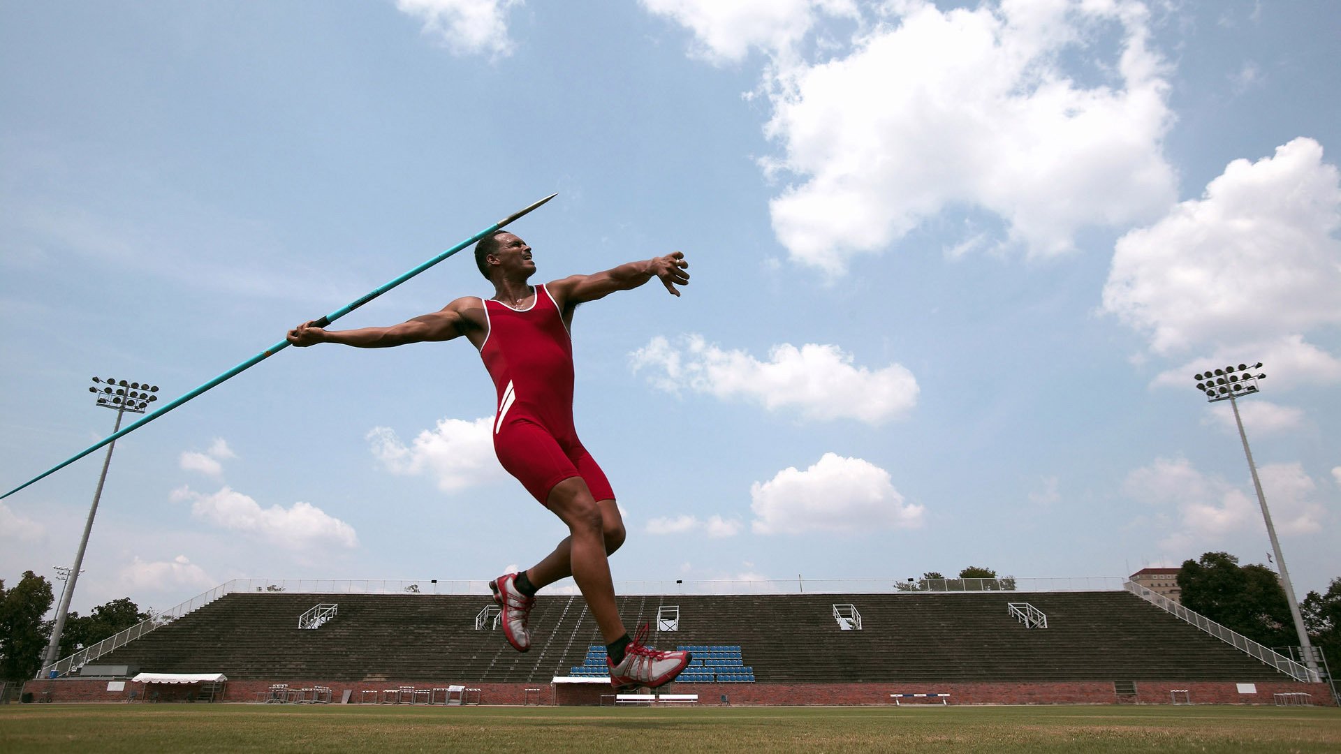东方快攻，西方铁闸，新疆的团队风暴与戈贝尔的季后赛统治力
